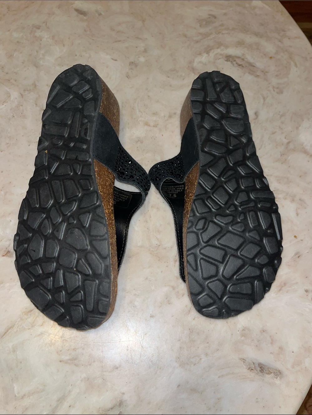 Modabella Black Rhinestone Toe‑Post Leather Sandals - Picture 6 of 6